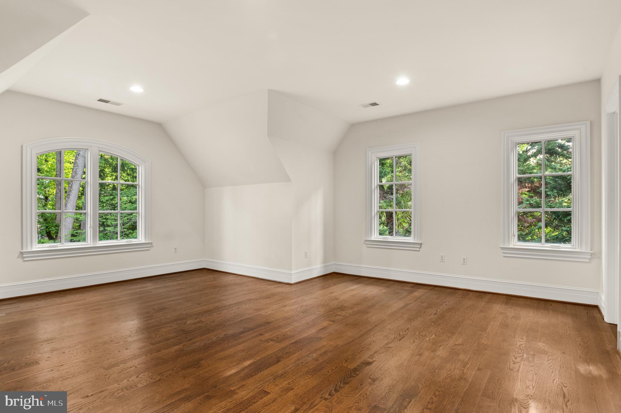 LANGLEY FOREST - Residential