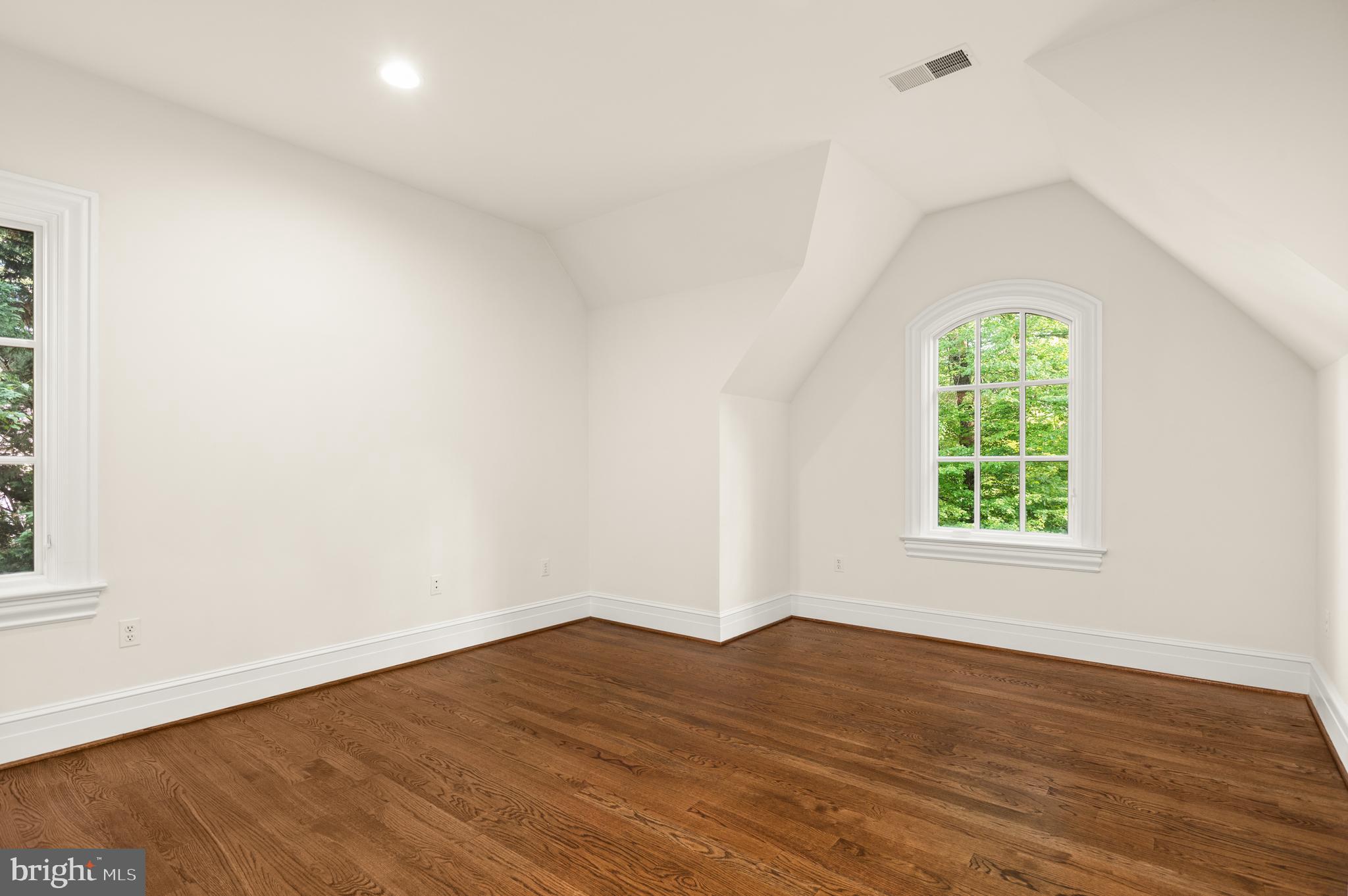 LANGLEY FOREST - Residential