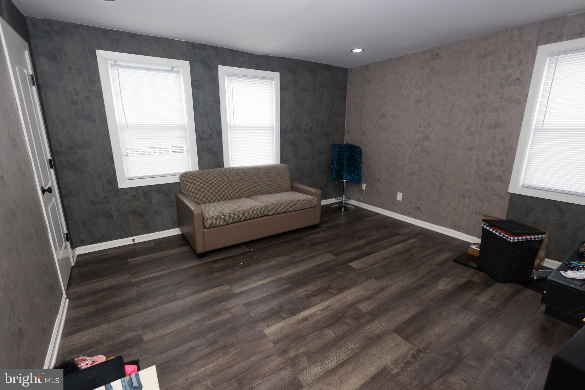 2433 IRVING STREET SE