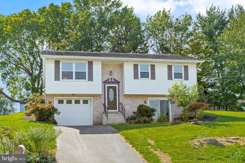 Photo of 311 Longfellow Drive, LANCASTER, PA 17602 (MLS # PALA2056242)