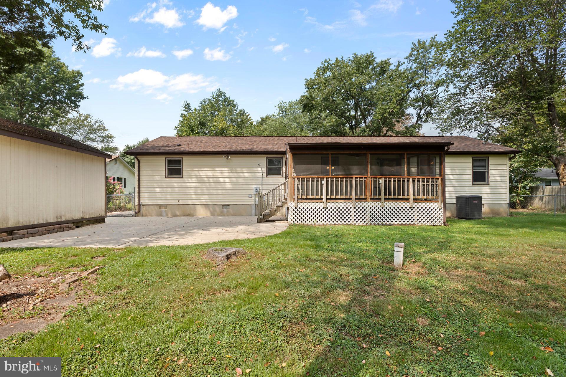 GOLDEN BEACH - Residential