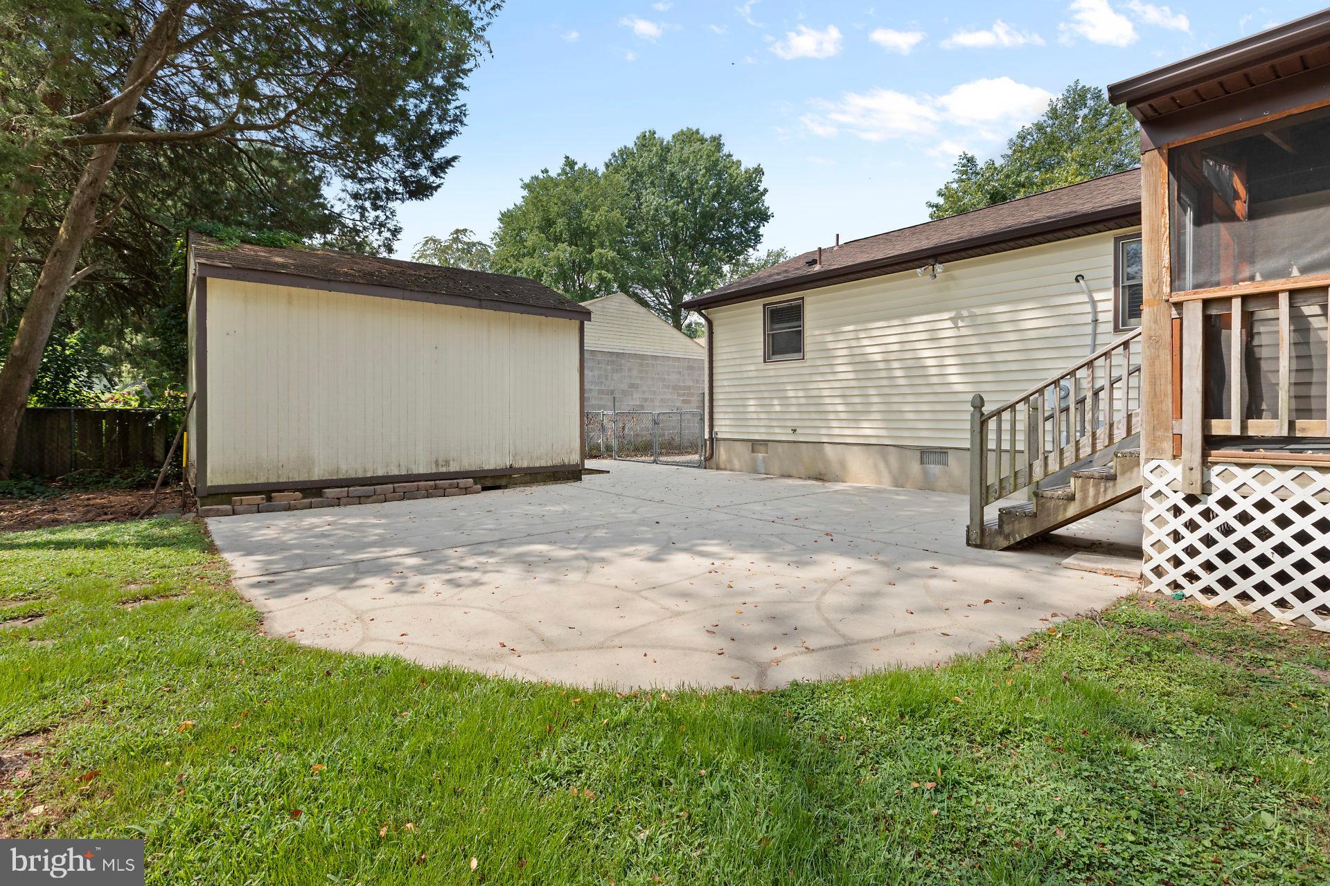 GOLDEN BEACH - Residential