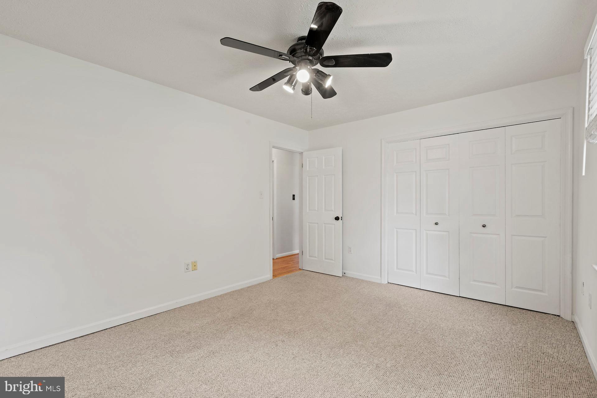 GOLDEN BEACH - Residential