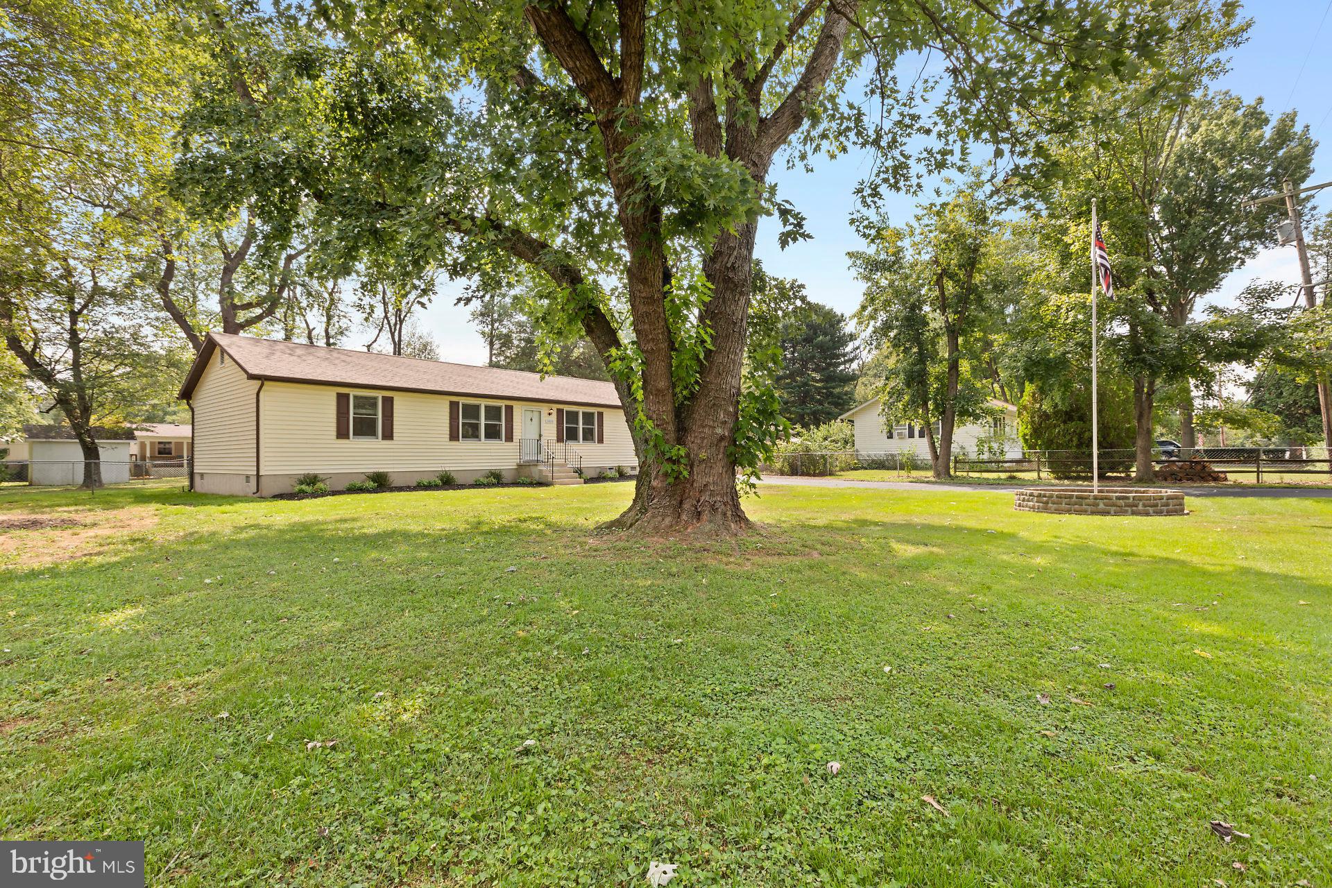 GOLDEN BEACH - Residential