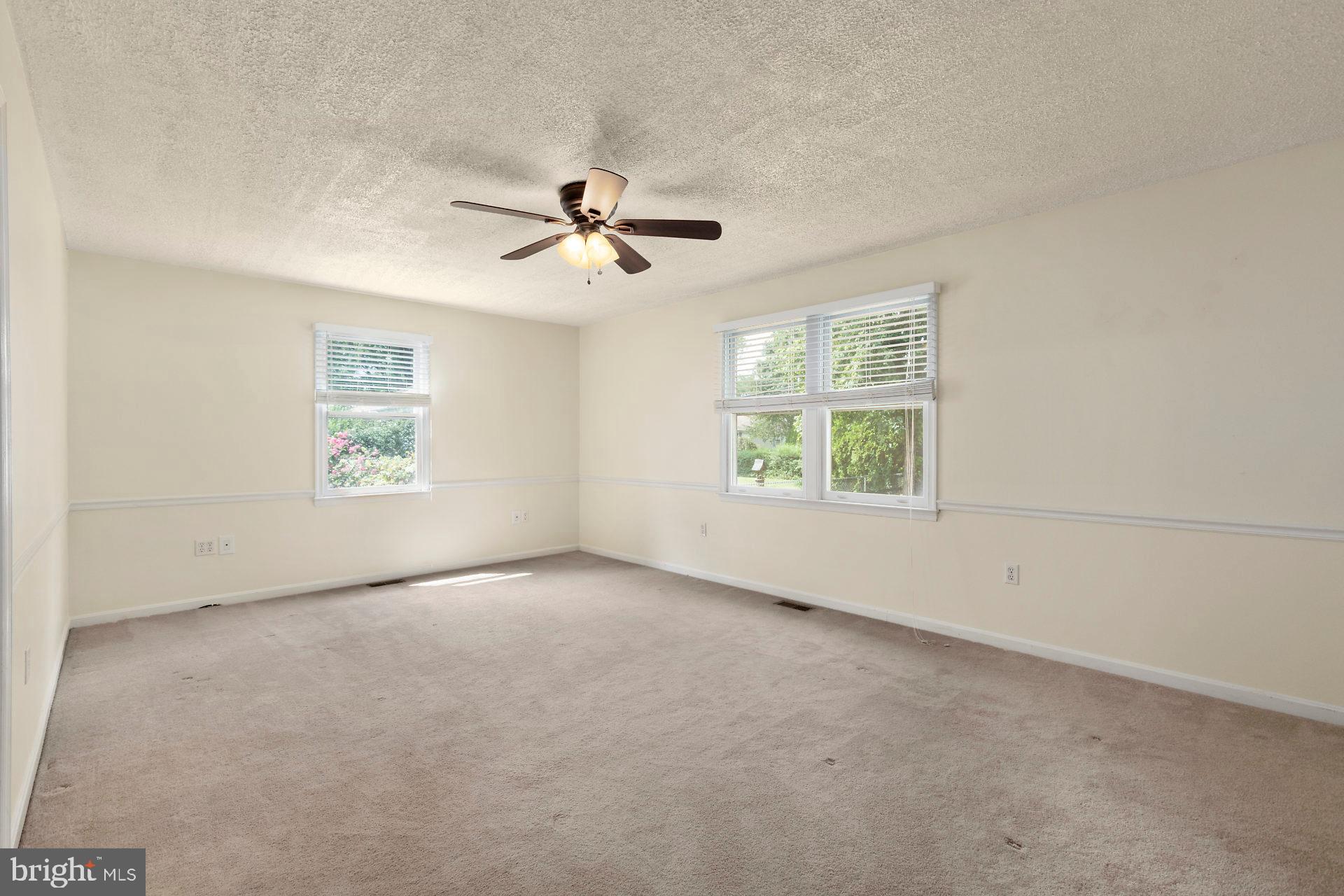 GOLDEN BEACH - Residential