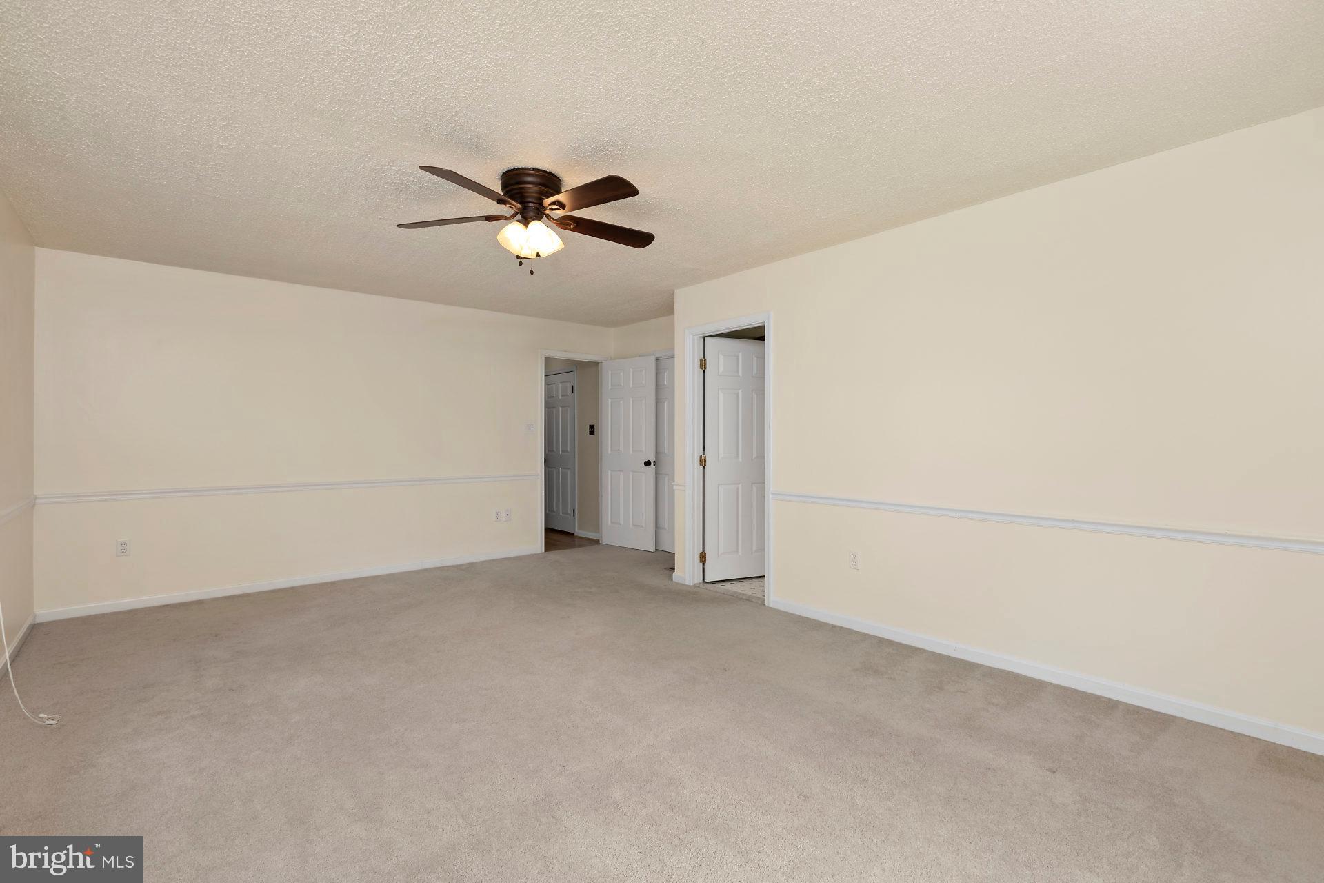 GOLDEN BEACH - Residential