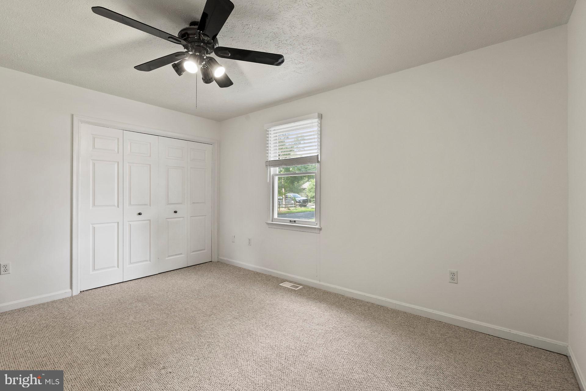 GOLDEN BEACH - Residential