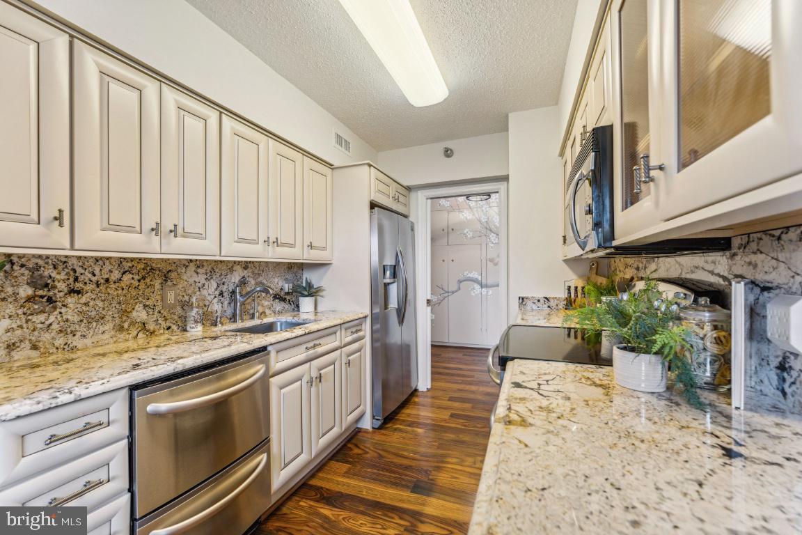 FALLSWOOD - Residential