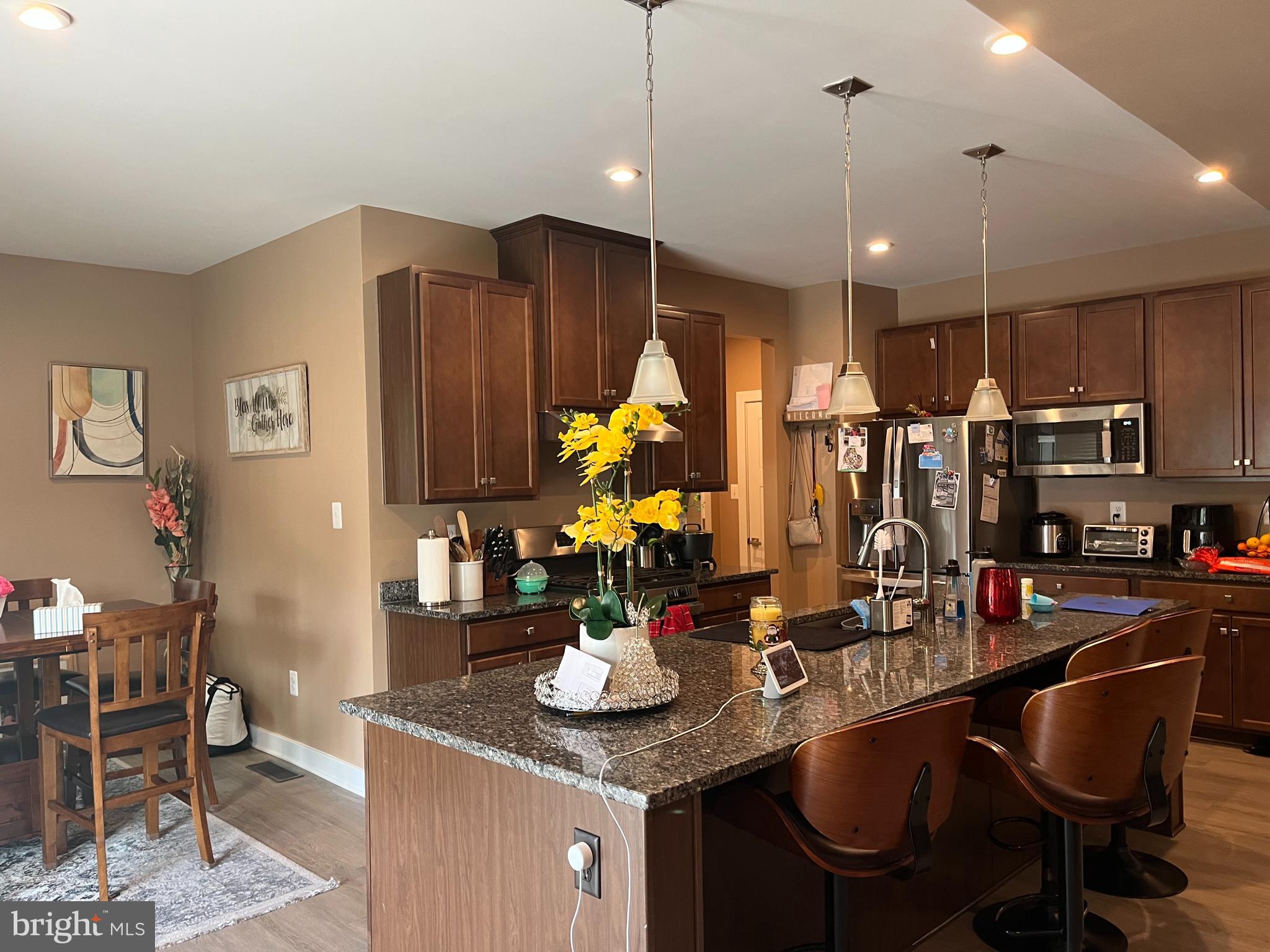 THE LAKES AT MARTINSBURG - Residential Lease