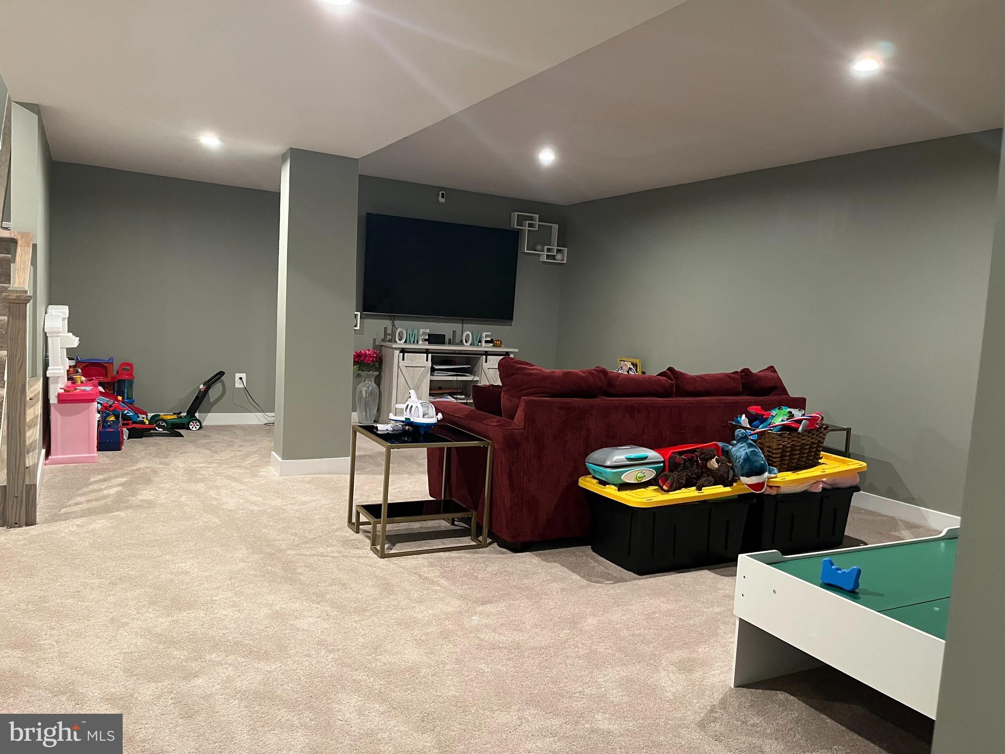 THE LAKES AT MARTINSBURG - Residential Lease