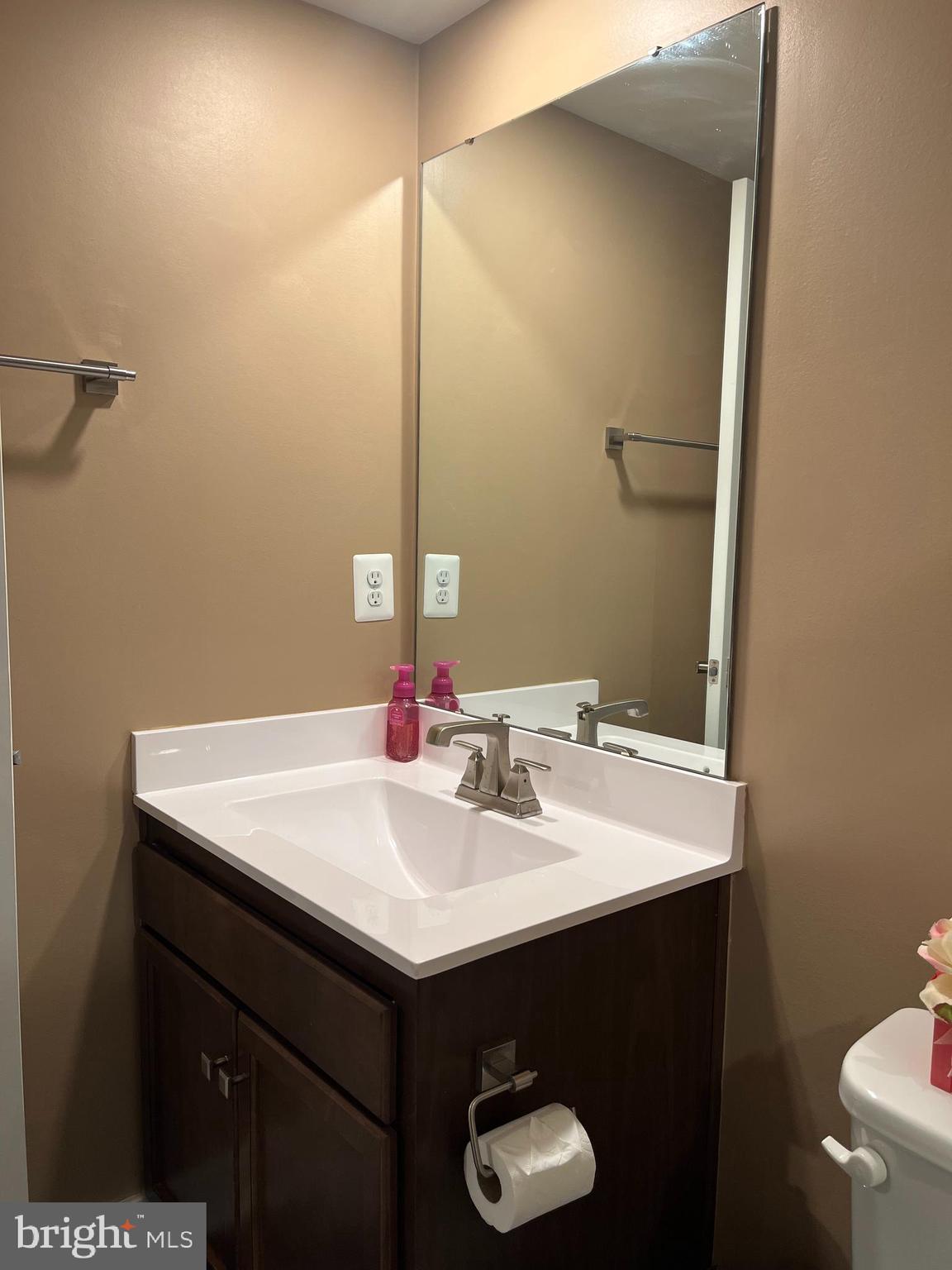 THE LAKES AT MARTINSBURG - Residential Lease