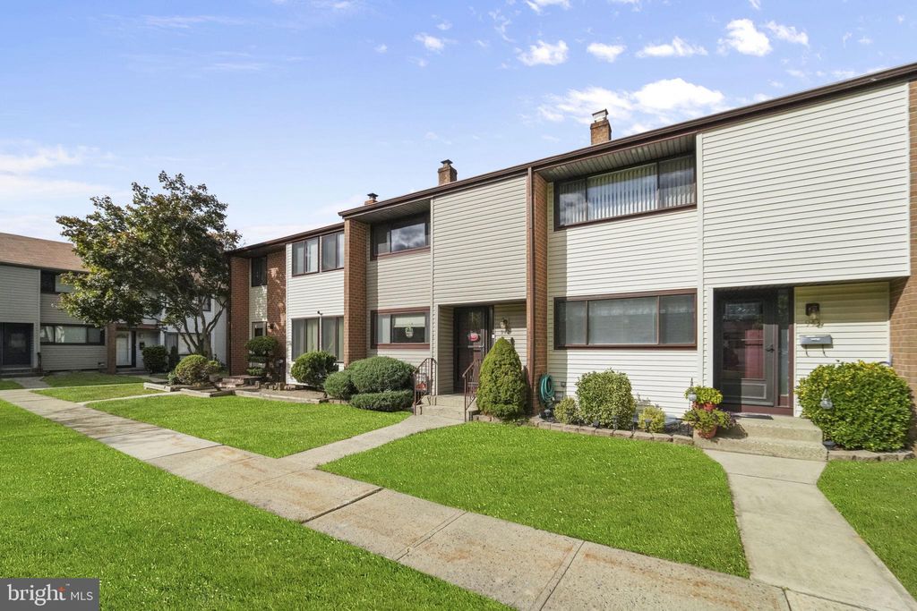 Photo of 942 Jamestown Road, EAST WINDSOR, NJ 08520 (MLS # NJME2067578)
