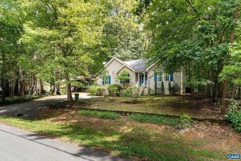 20 TANGLEWOOD RD PALMYRA VA 22963