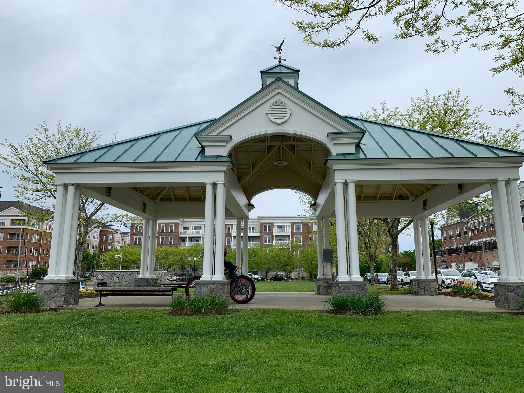 BELMONT TOWN CENTER - Residential