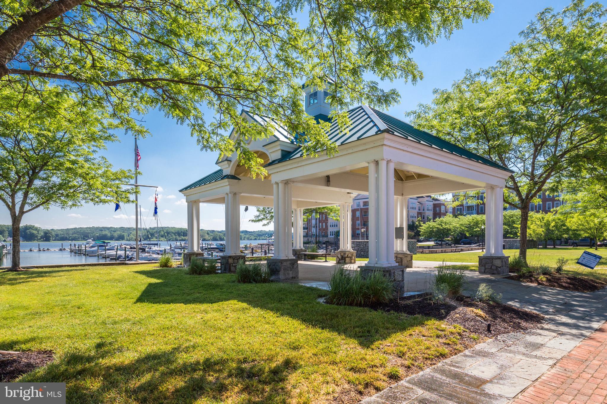 BELMONT TOWN CENTER - Residential