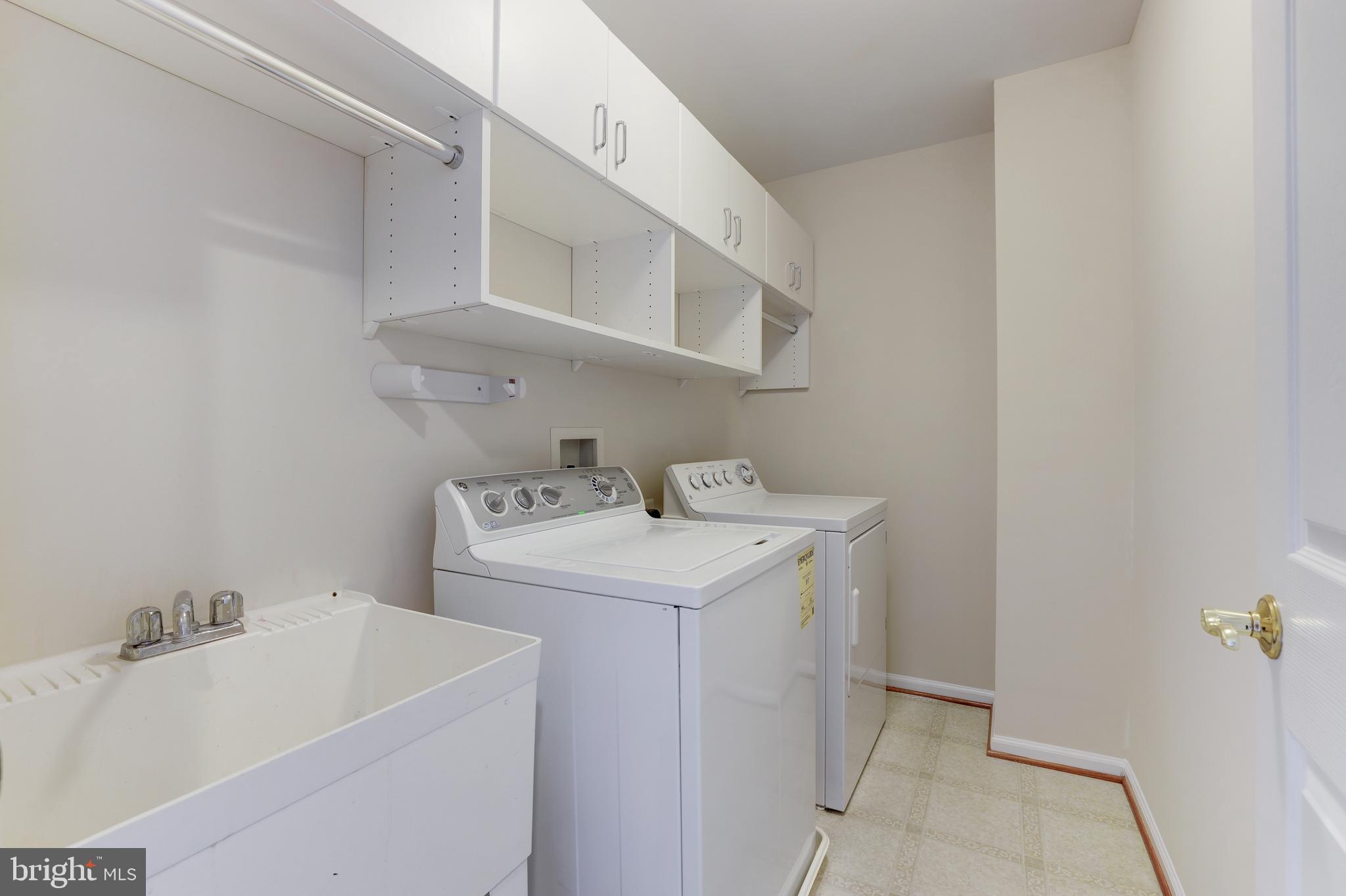 BELMONT TOWN CENTER - Residential