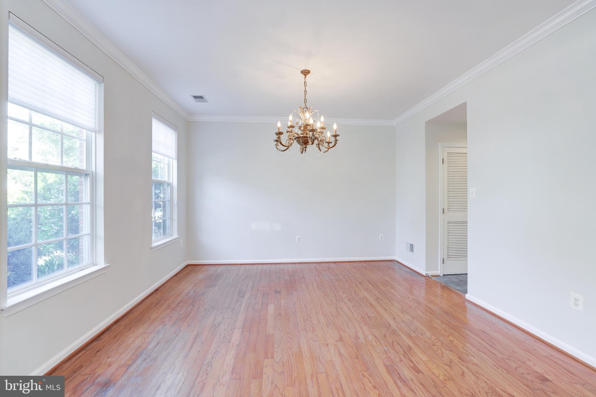 BELMONT TOWN CENTER - Residential