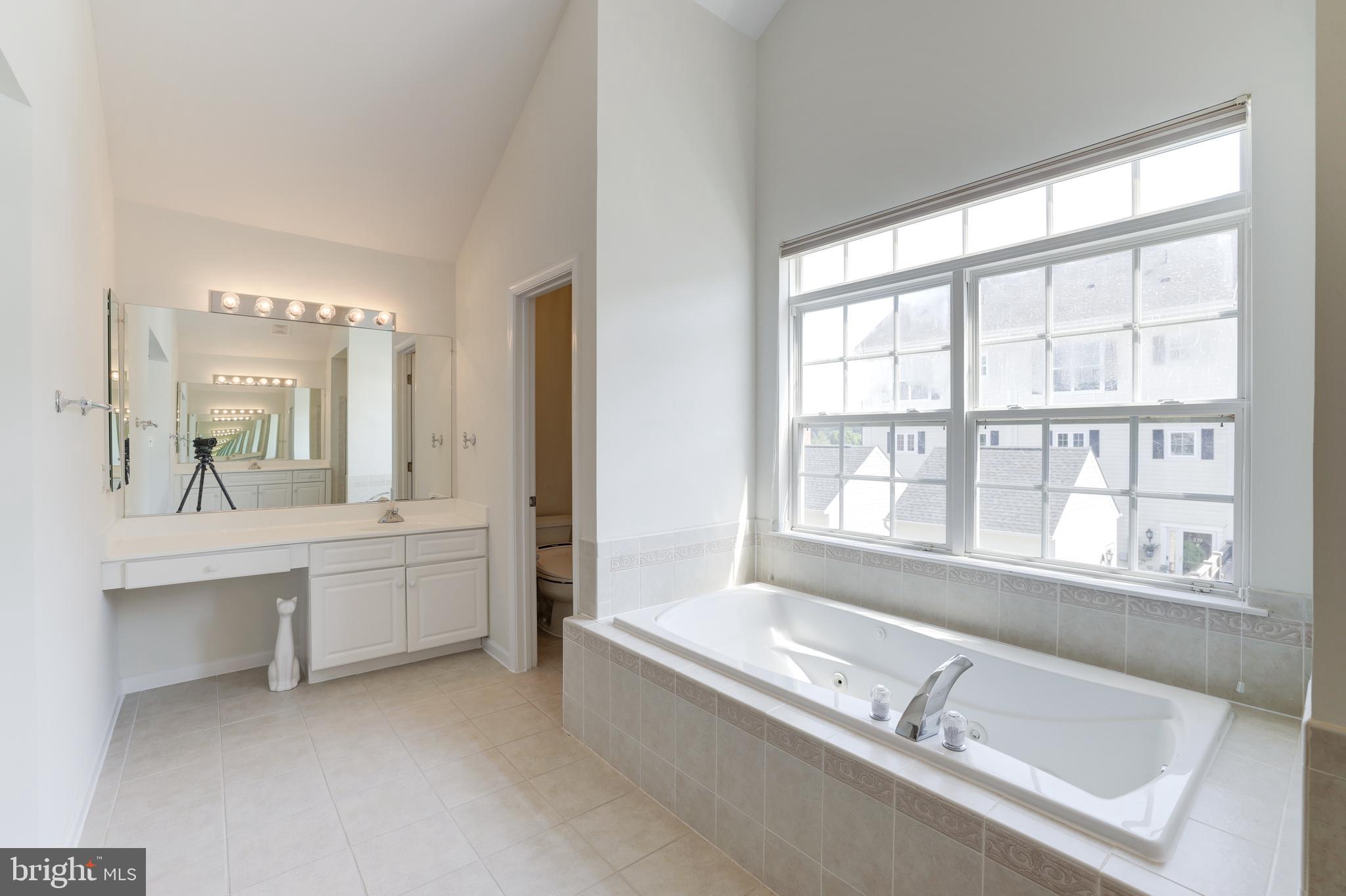 BELMONT TOWN CENTER - Residential