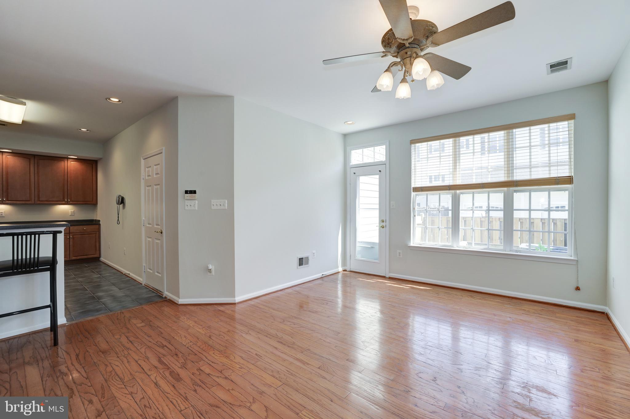 BELMONT TOWN CENTER - Residential