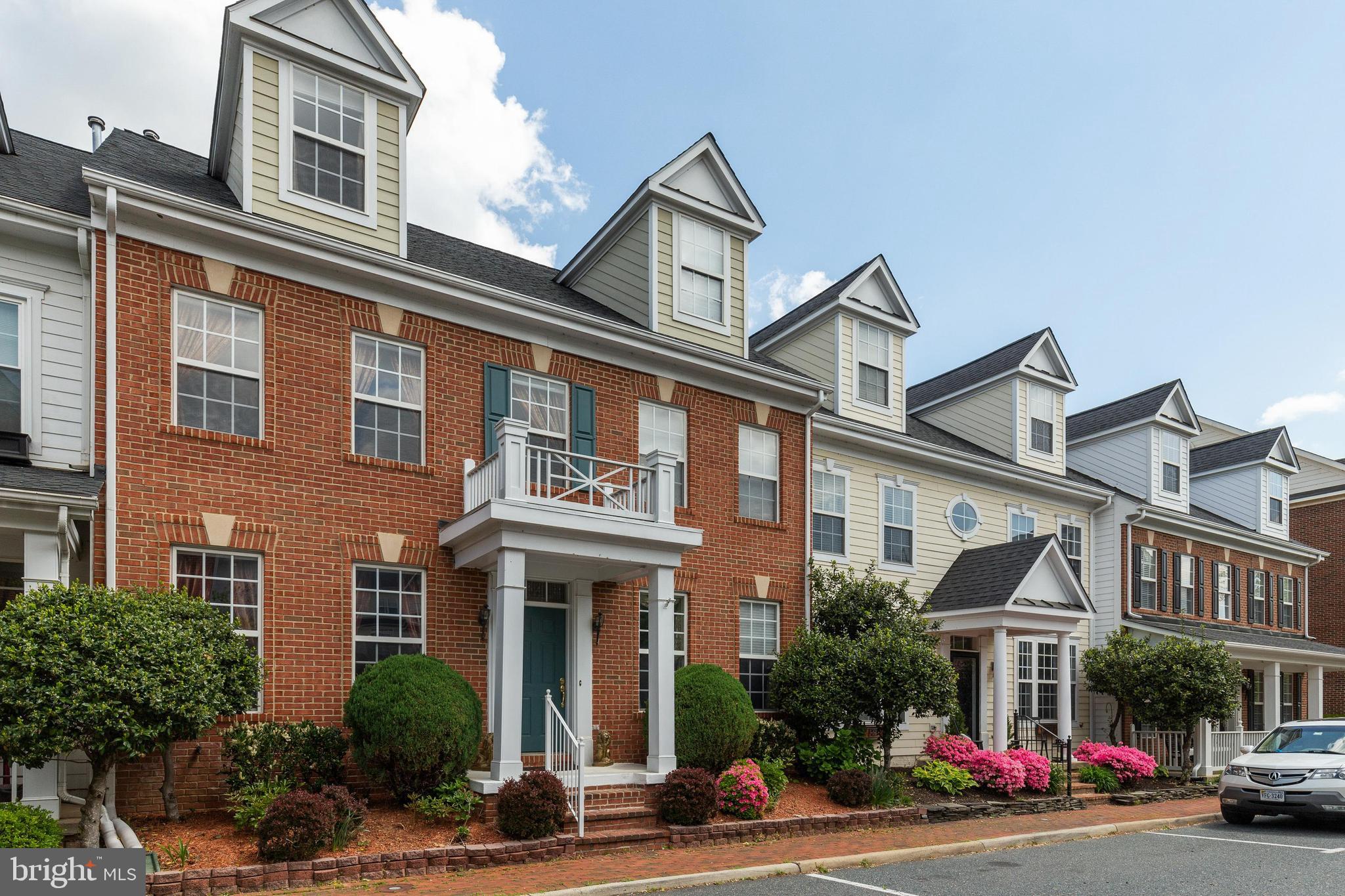 BELMONT TOWN CENTER - Residential