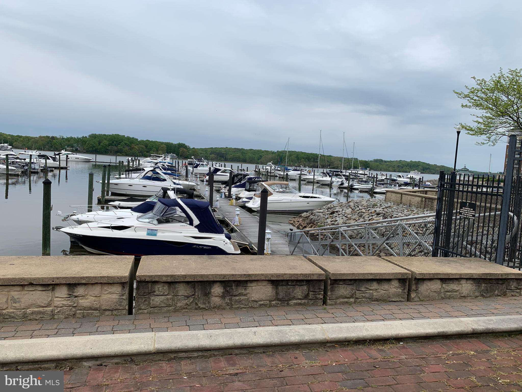 BELMONT TOWN CENTER - Residential