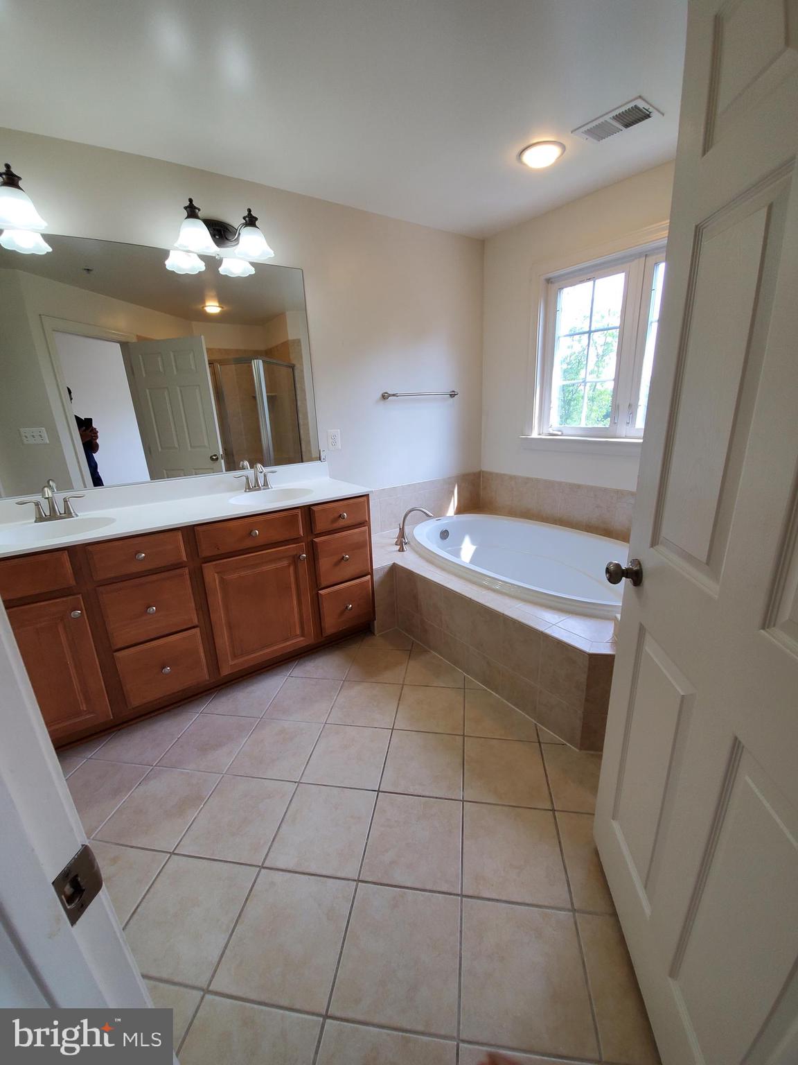 WAVERLY WOODS - Residential Lease