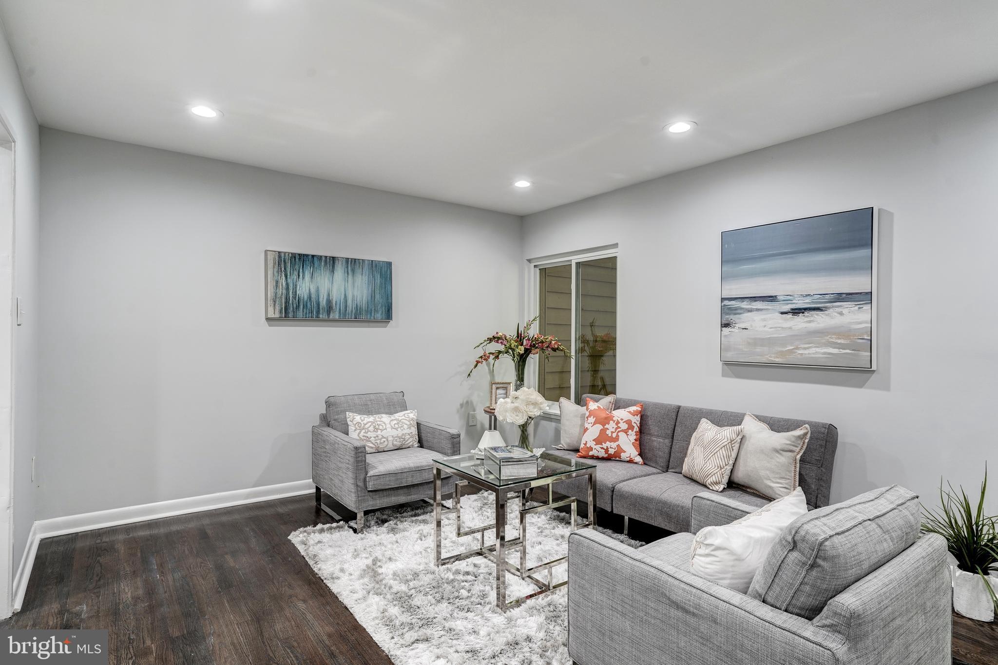 RESTON - Residential