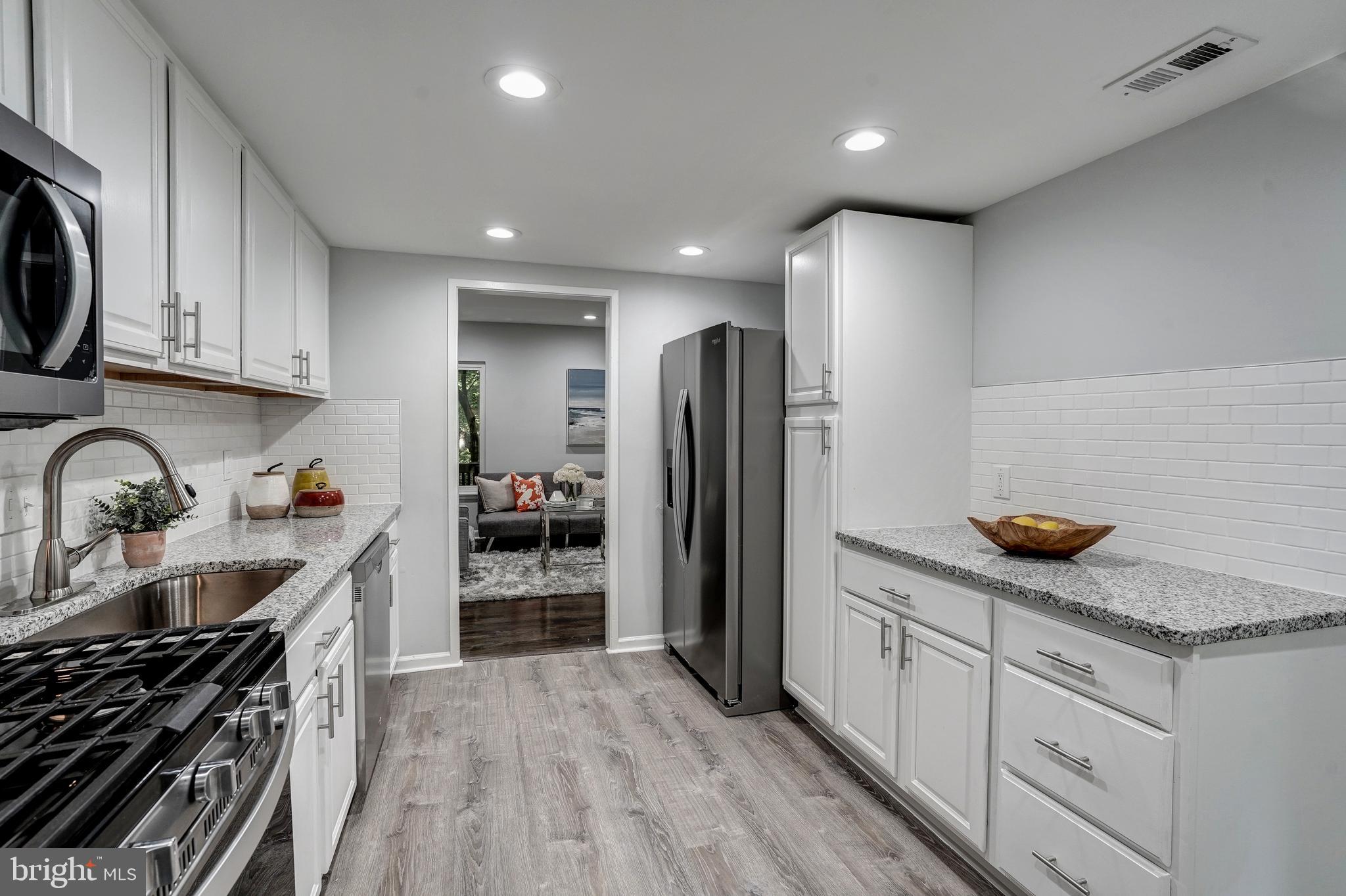 RESTON - Residential