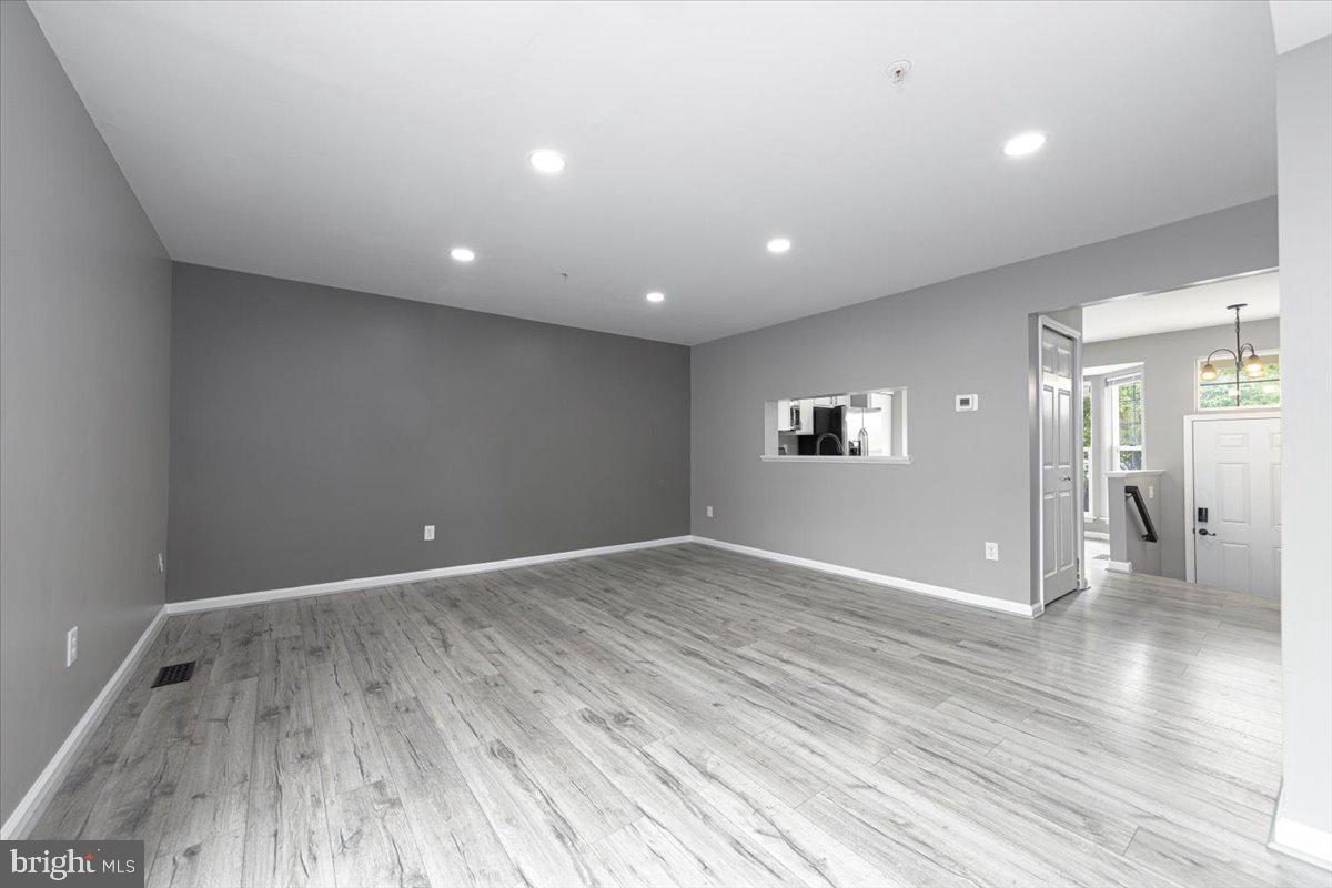 SOMERSET - Residential