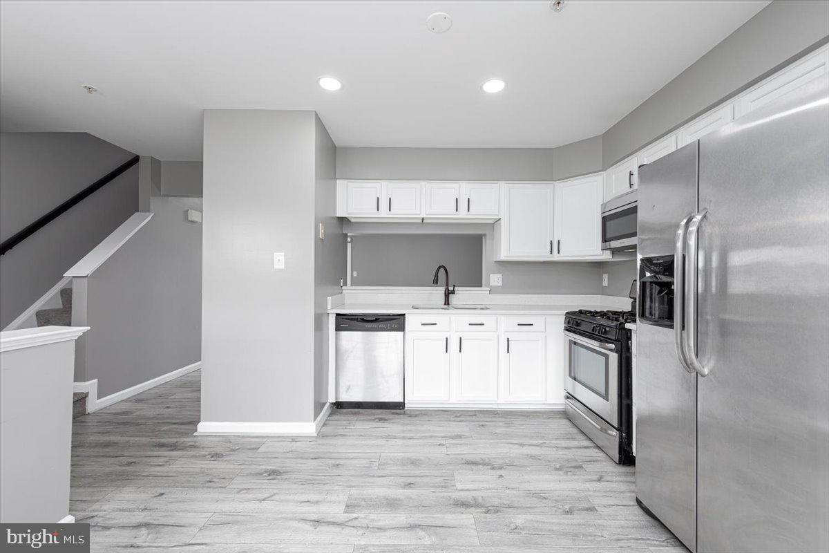 SOMERSET - Residential