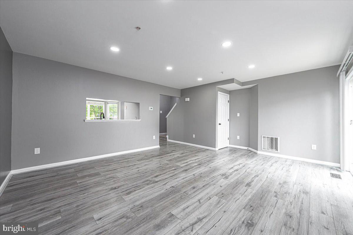 SOMERSET - Residential