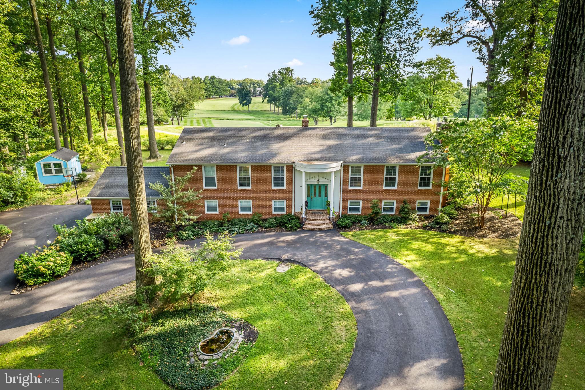 4 COUNTRY CLUB LANE