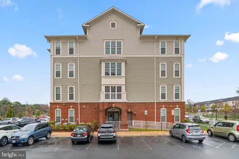 3835 Doc Berlin Drive Unit 44, Silver Spring, MD MLS: MDMC2172354