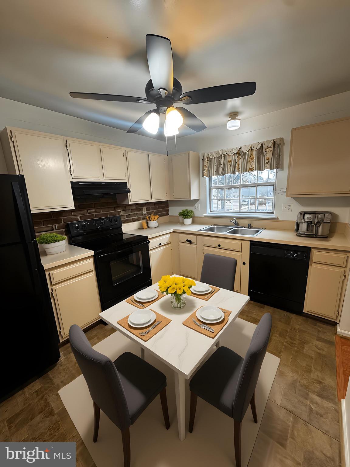 OLD FORT HILLS PLAT TWO - Residential Lease