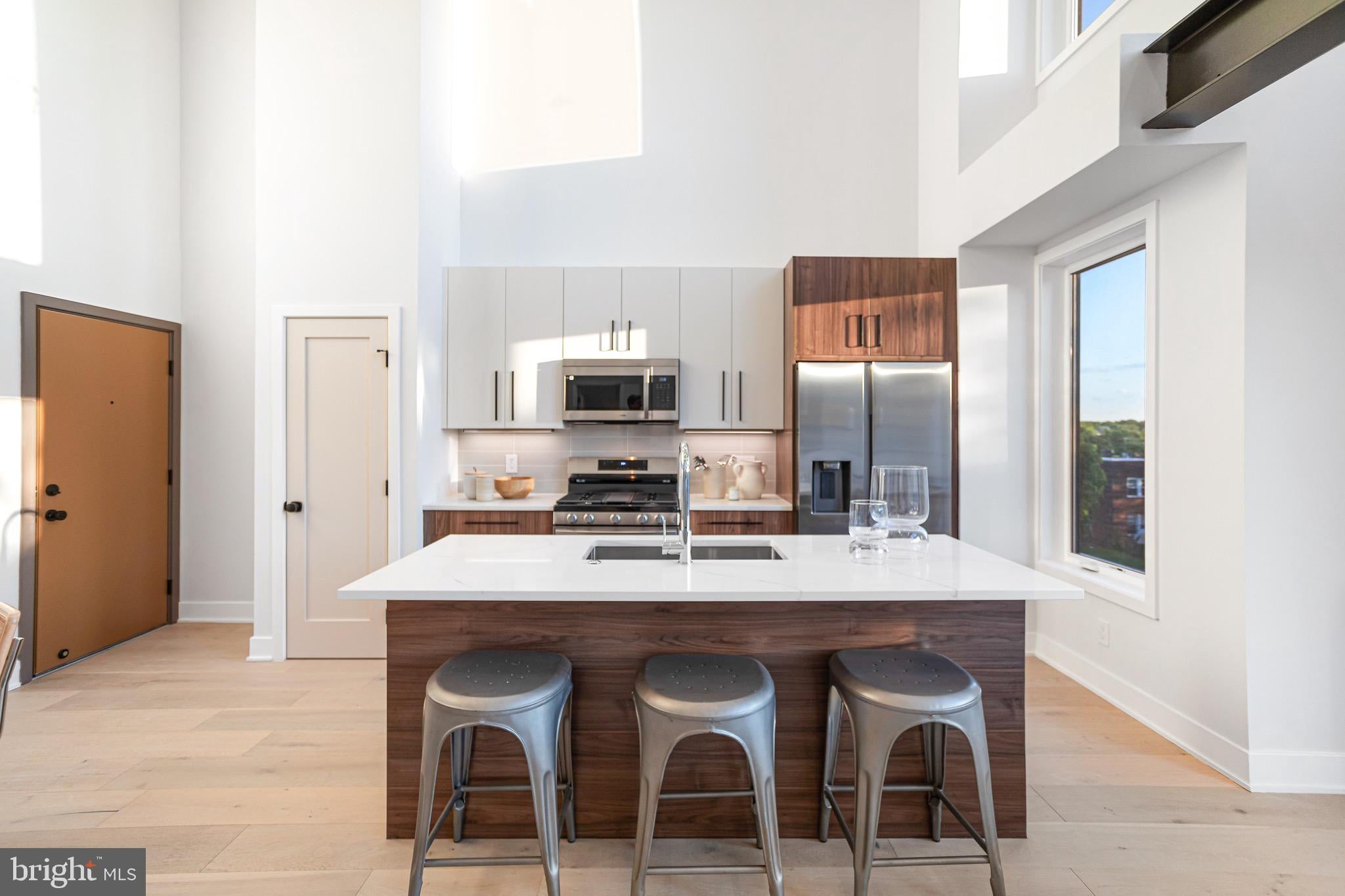 845 19TH STREET NE PH-10