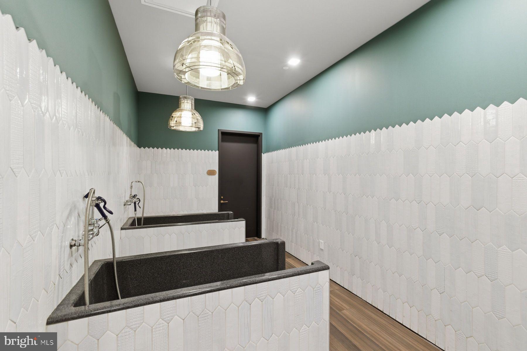 CENTER CITY - Residential