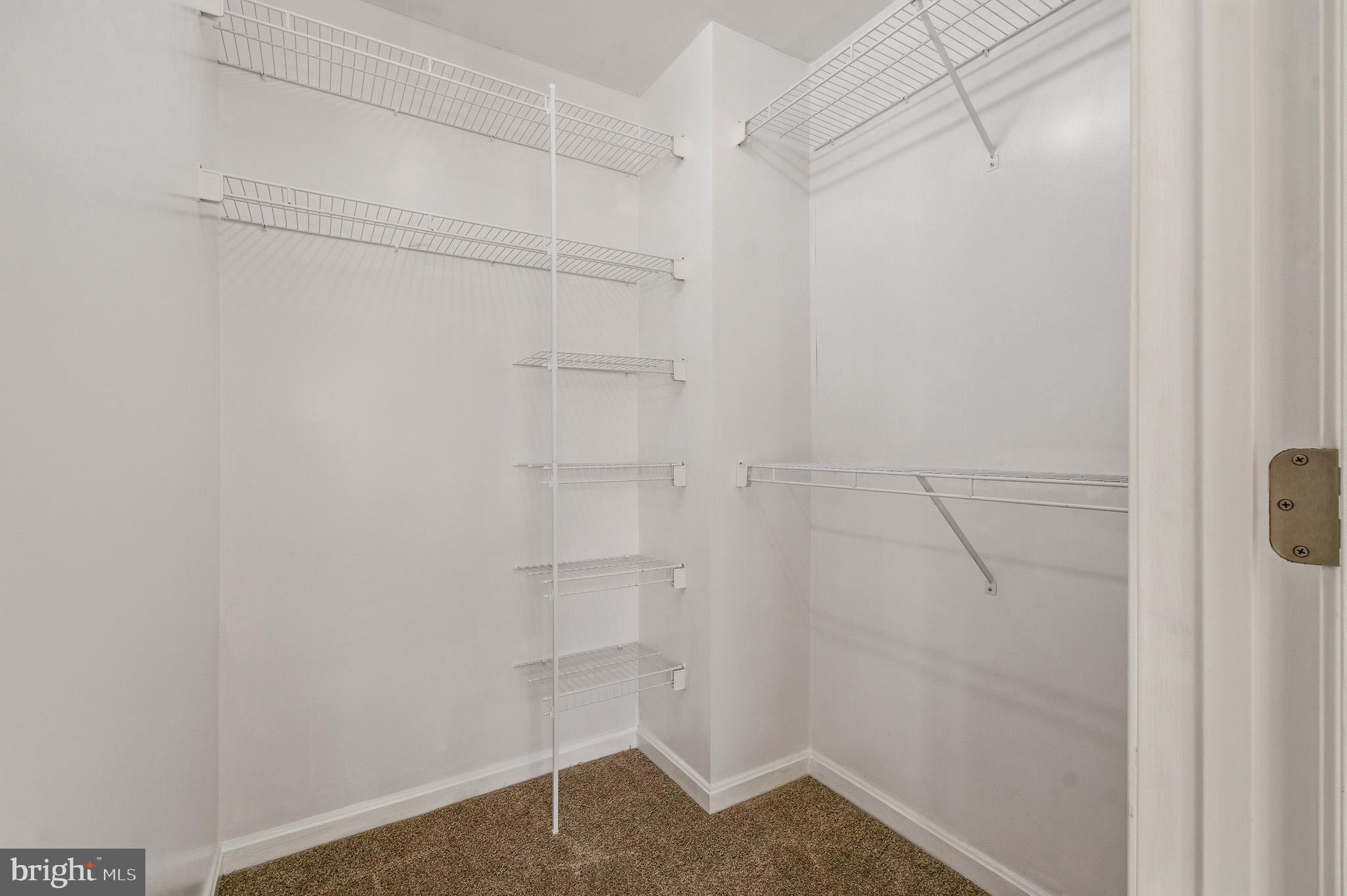 LAKETREE - Residential