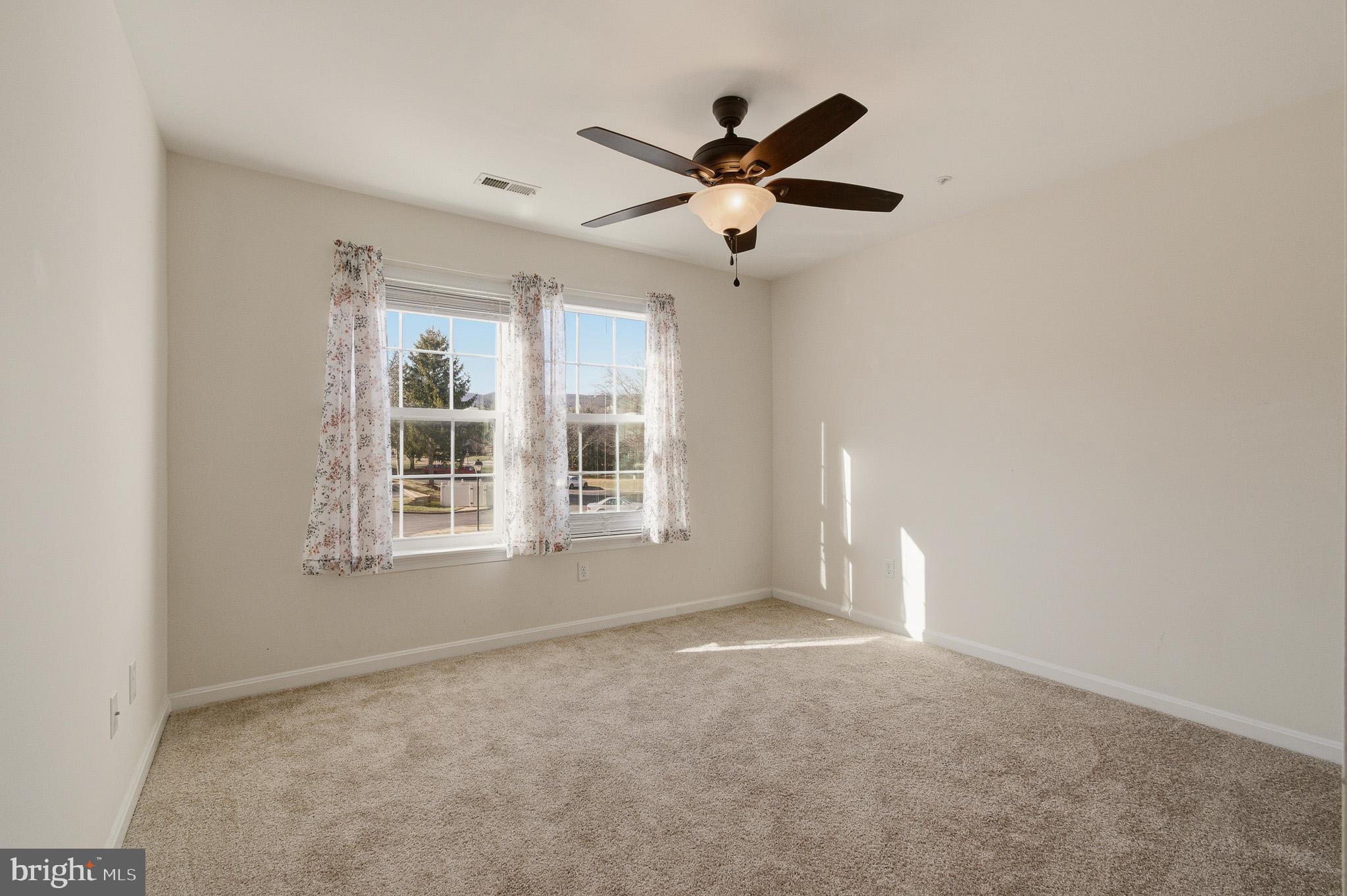 LAKETREE - Residential