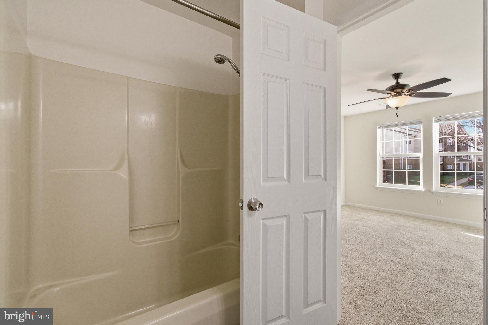 LAKETREE - Residential