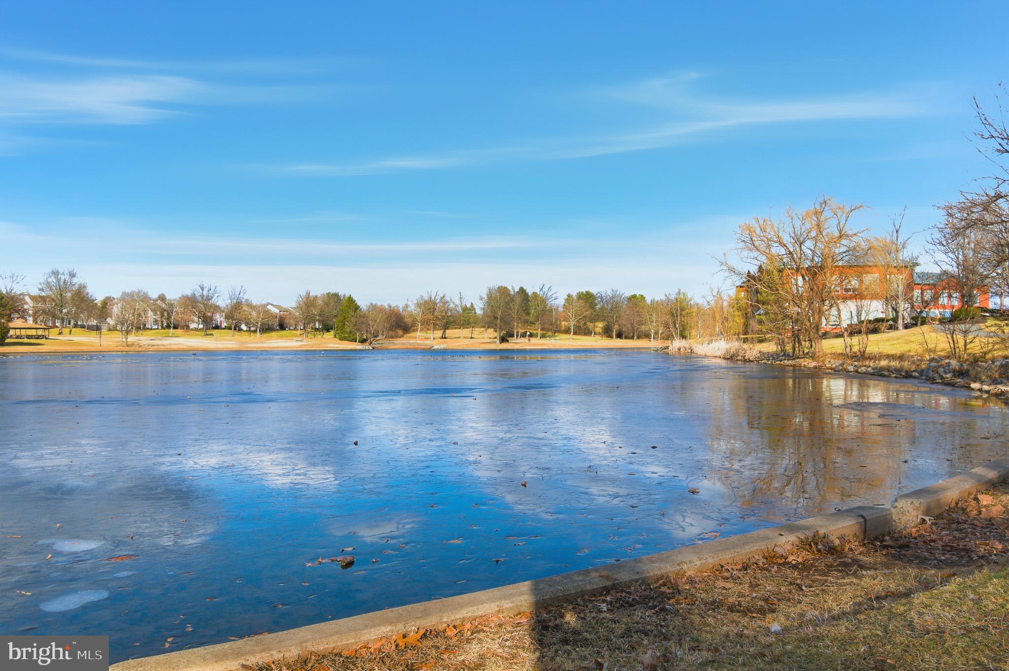 LAKETREE - Residential