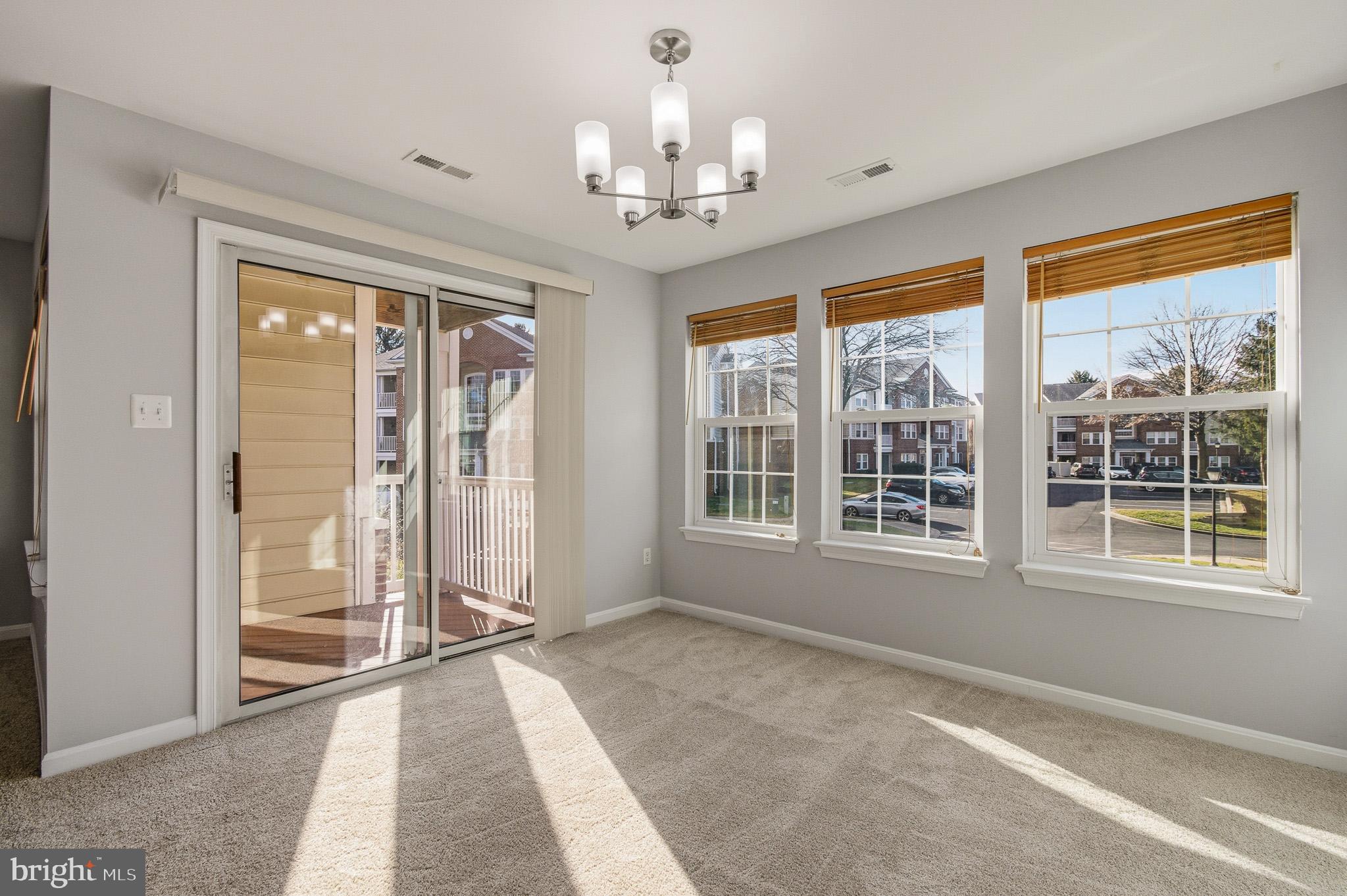 LAKETREE - Residential