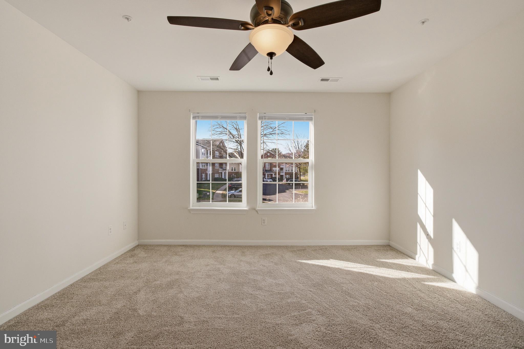 LAKETREE - Residential