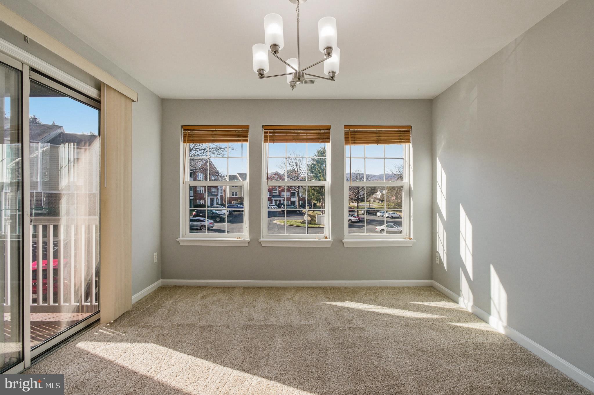 LAKETREE - Residential