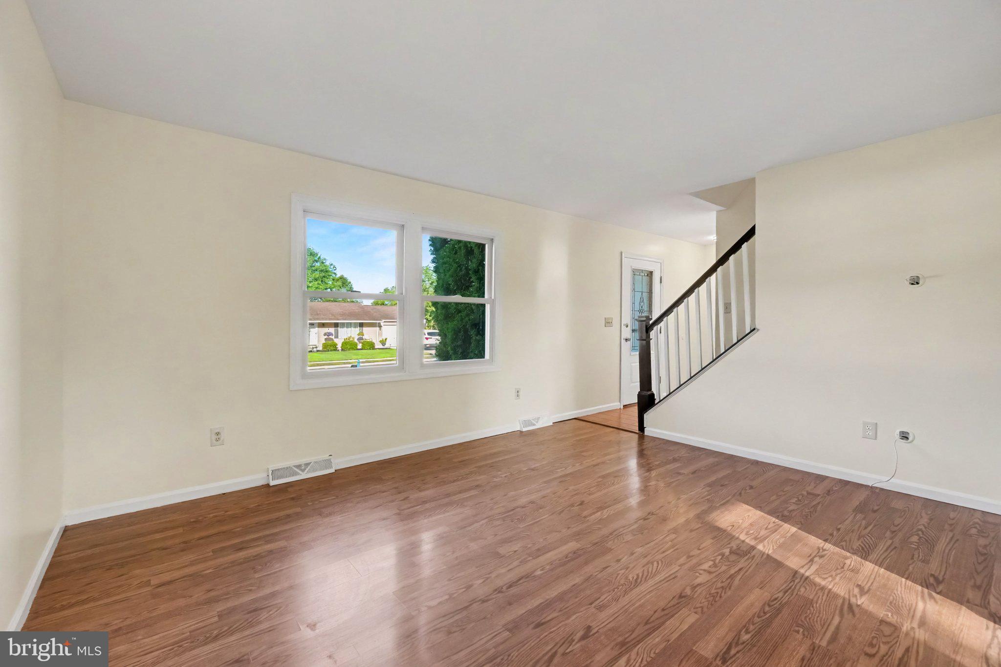 5572 BANBRIDGE DRIVE