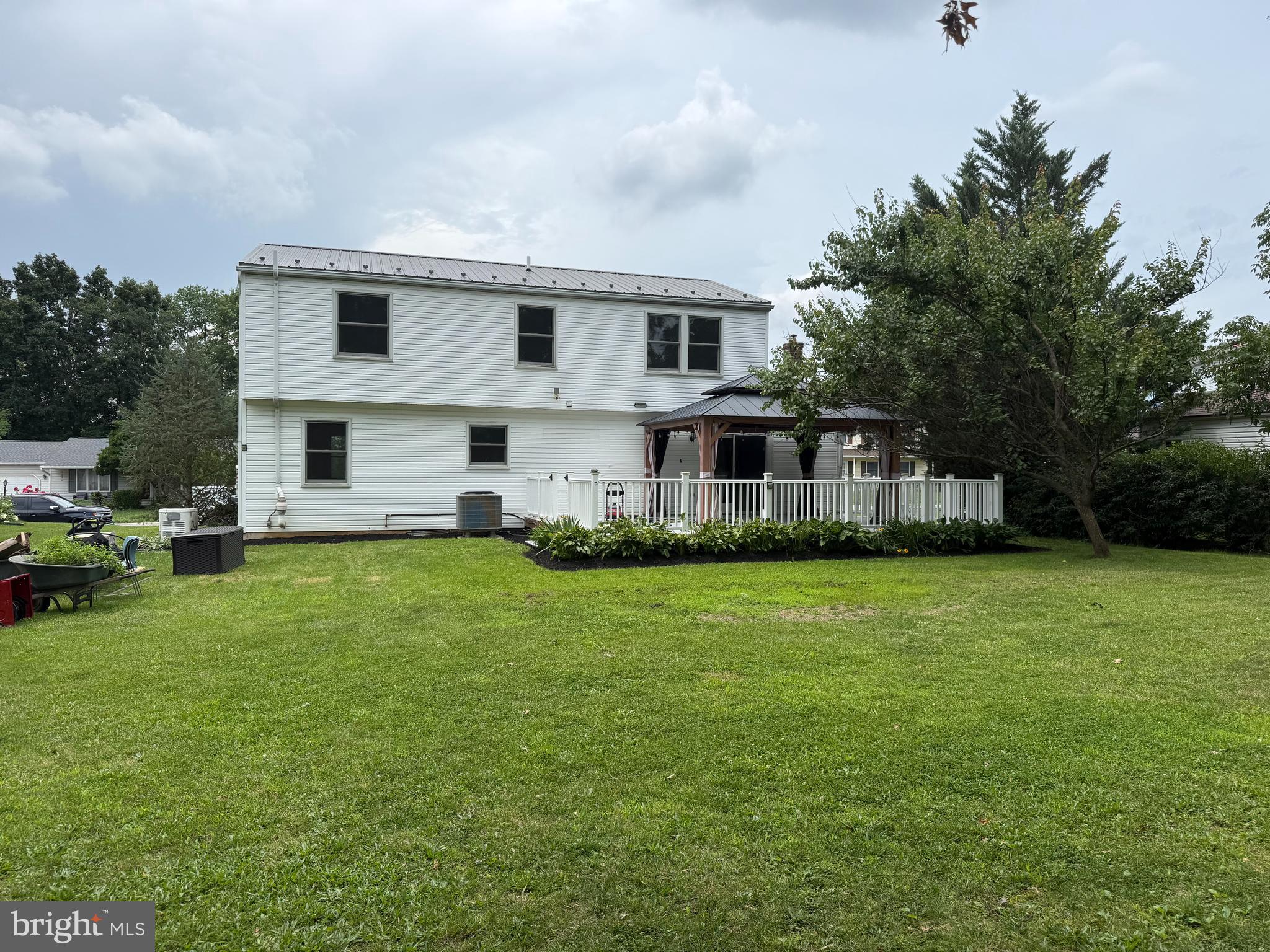 5572 BANBRIDGE DRIVE