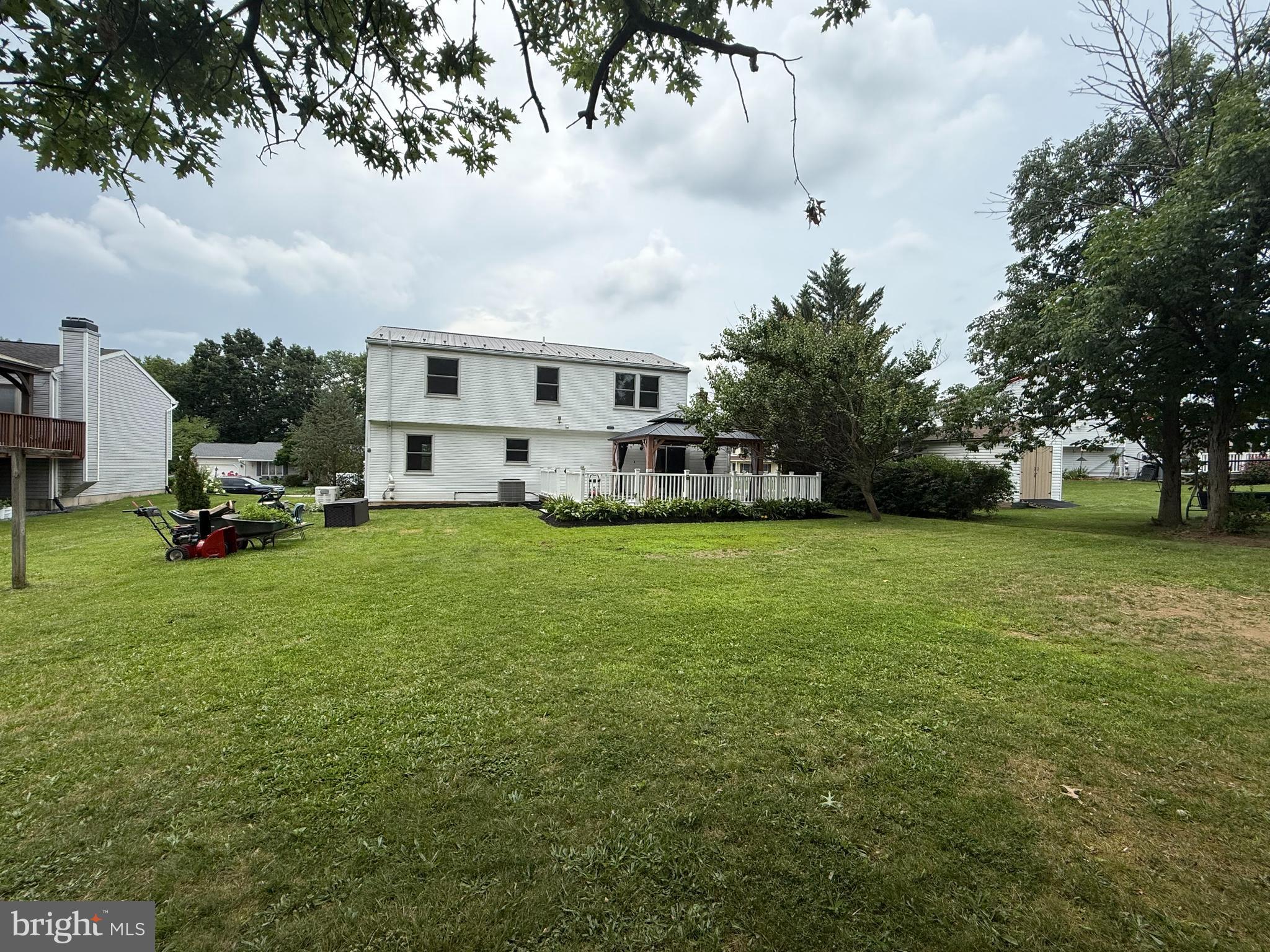 5572 BANBRIDGE DRIVE