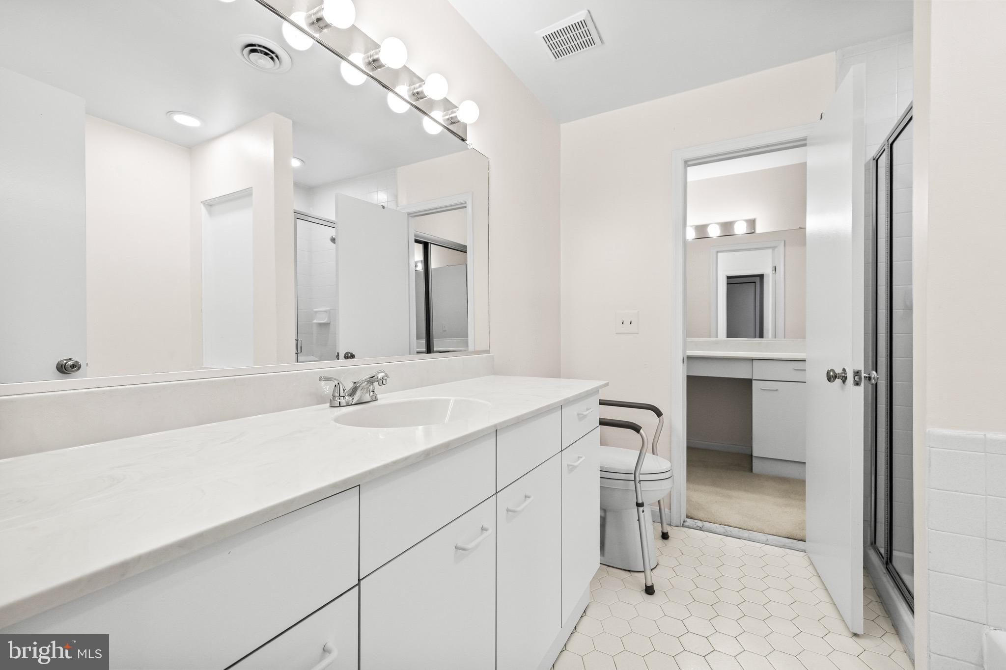 THE MEADOWS OF GREEN SPRING - Residential