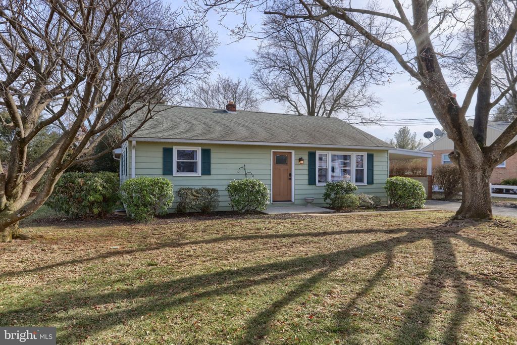 Photo of 137 Apple Lane, HERSHEY, PA 17033 (MLS # PADA2056614)