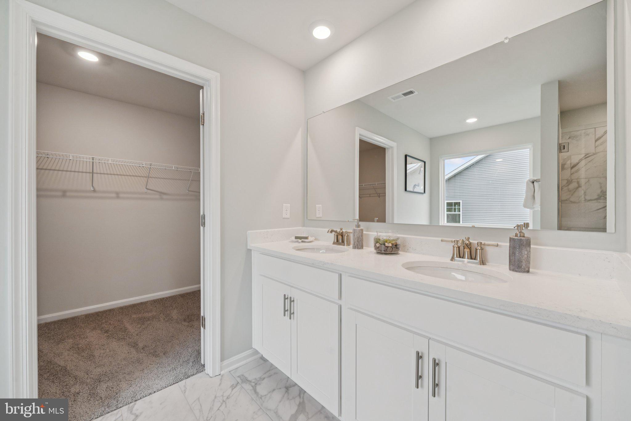 SPRING LAKES - Residential