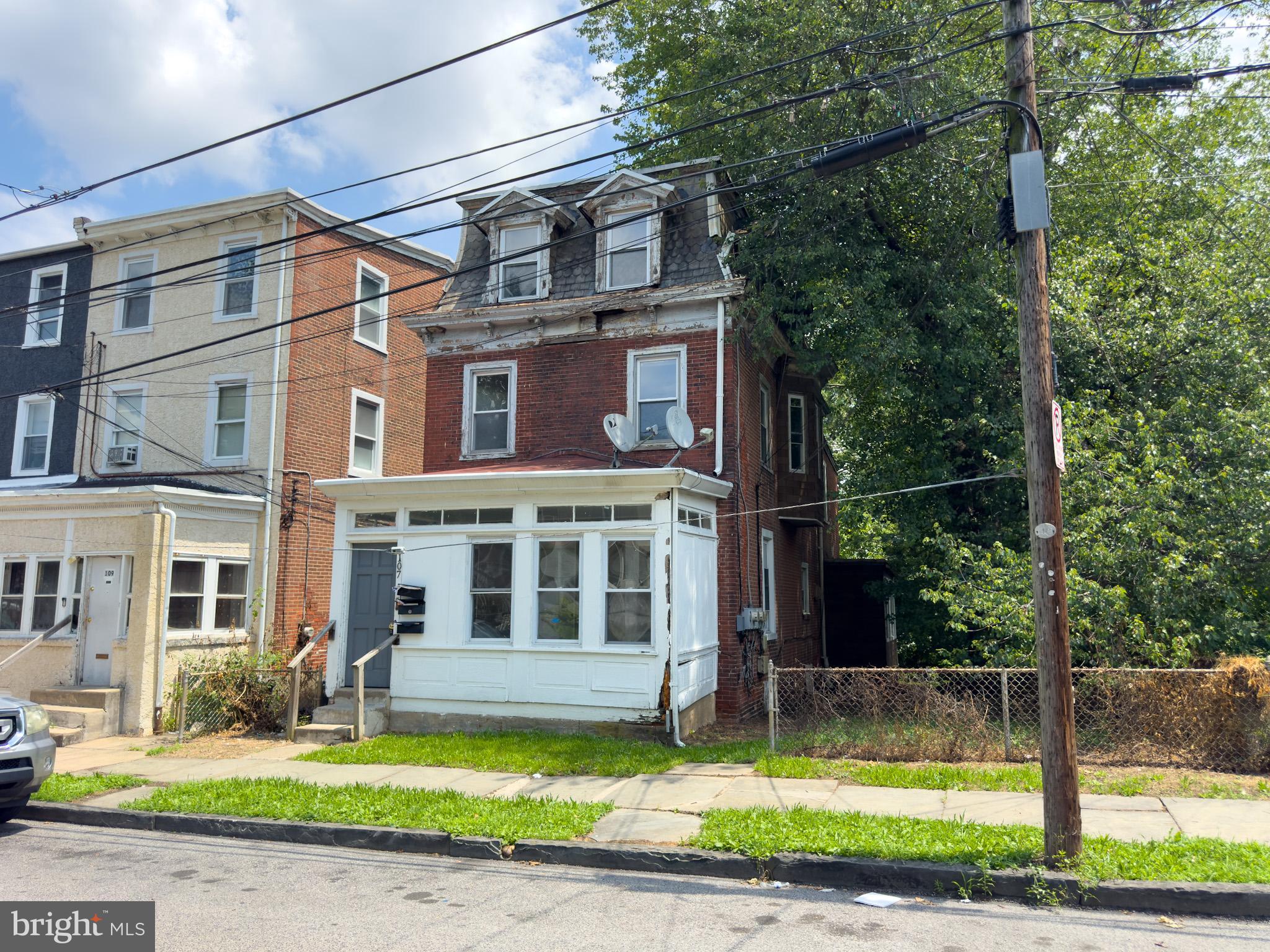 107 N 6TH STREET
